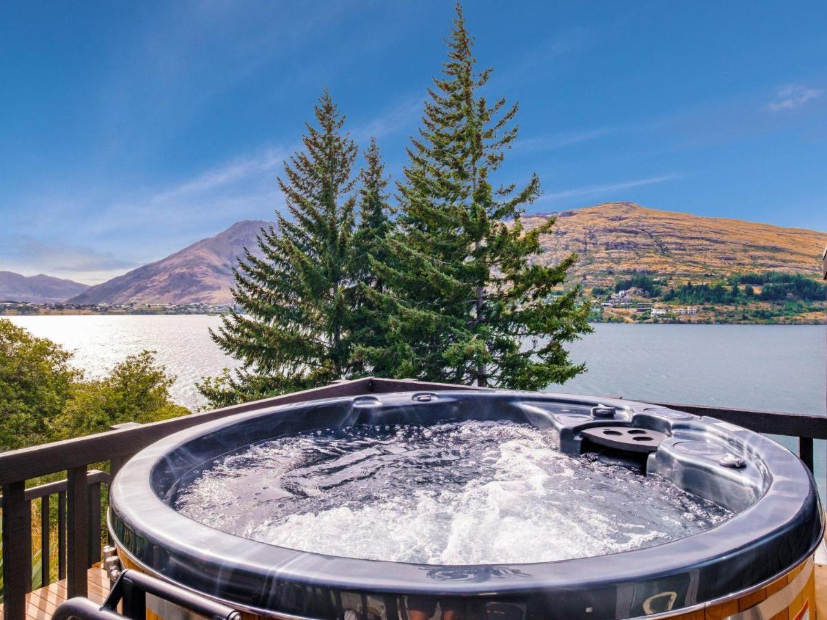 Queenstown Lakefront Dream 4 Bed Dış mekan fotoğraf