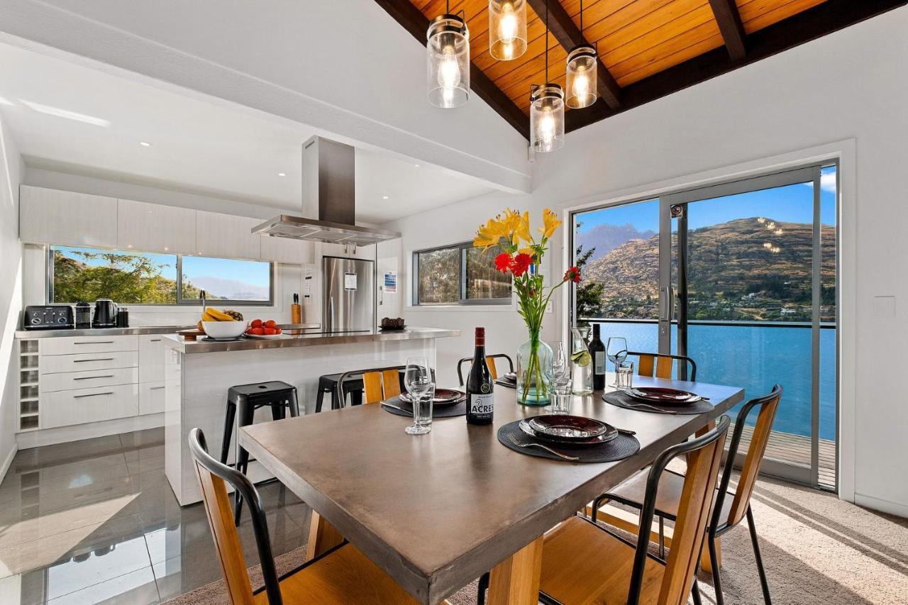 Queenstown Lakefront Dream 4 Bed Dış mekan fotoğraf