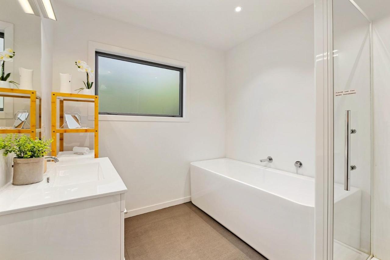 Queenstown Lakefront Dream 4 Bed Dış mekan fotoğraf
