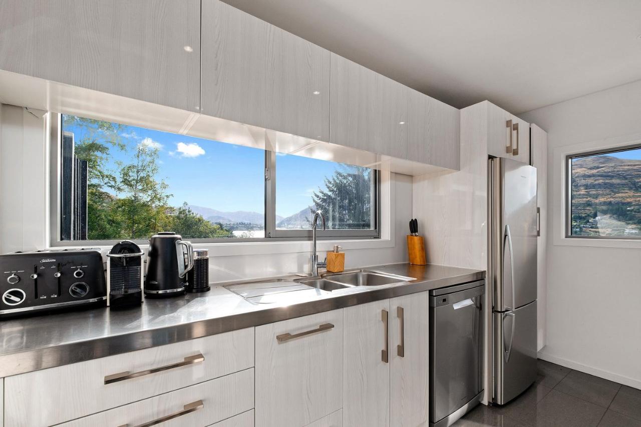 Queenstown Lakefront Dream 4 Bed Dış mekan fotoğraf